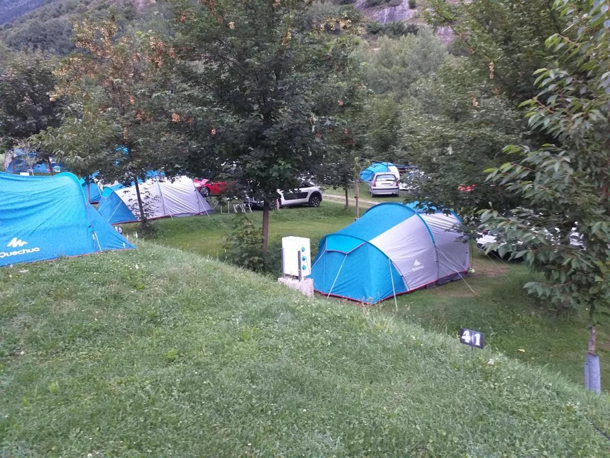 Càmping Riu Gelat Hotel Espot Bagian luar foto