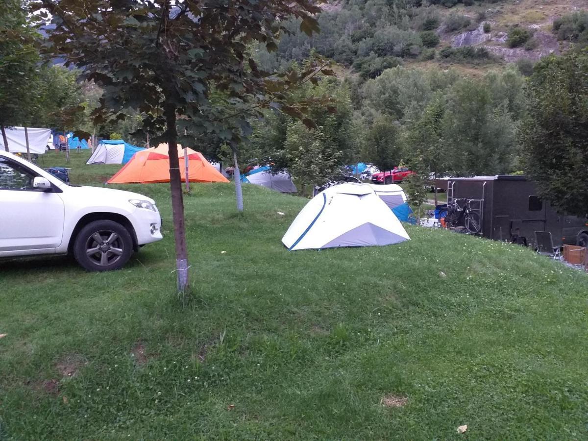 Càmping Riu Gelat Hotel Espot Bagian luar foto