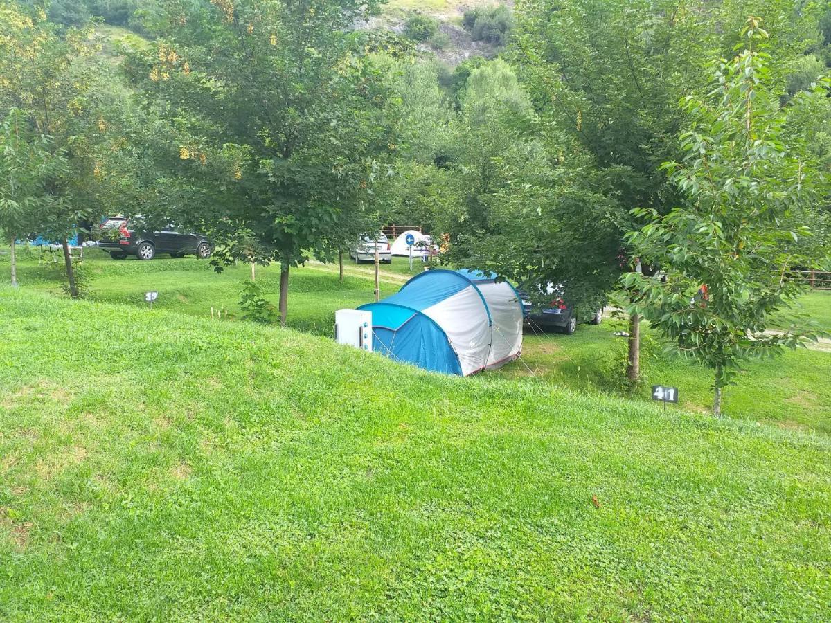 Càmping Riu Gelat Hotel Espot Bagian luar foto